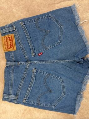 Levi's Medium Blue Denim Frayed Hem Women's Shorts
